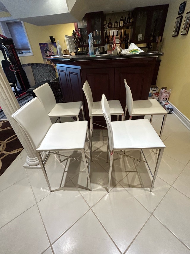 White Stool -Structube - photo 2
