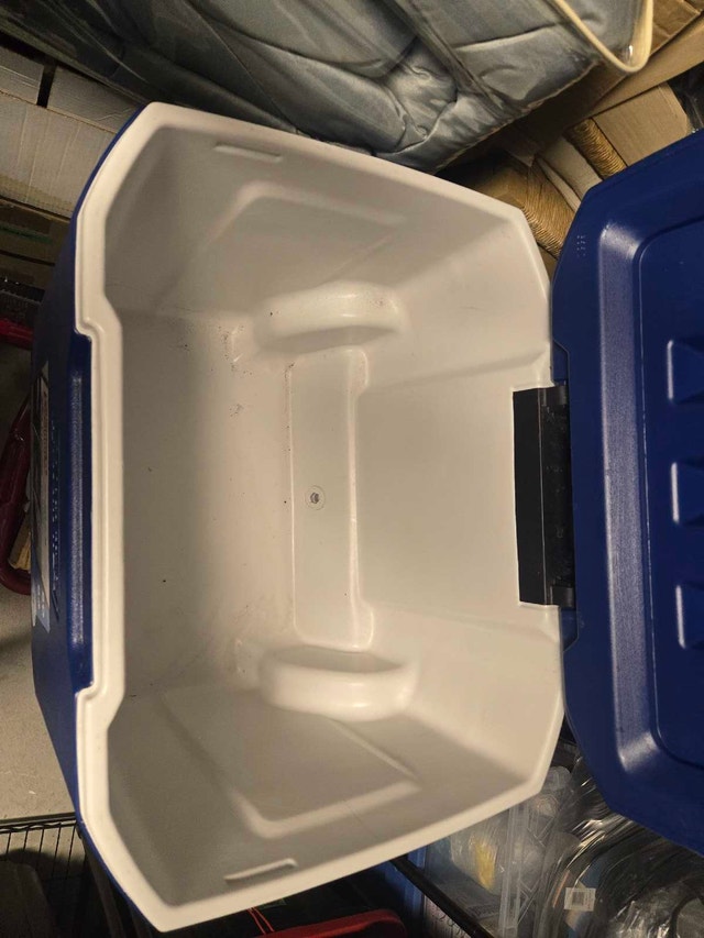 Coleman 50 Quart Xtreme Wheeled Cooler - photo 4
