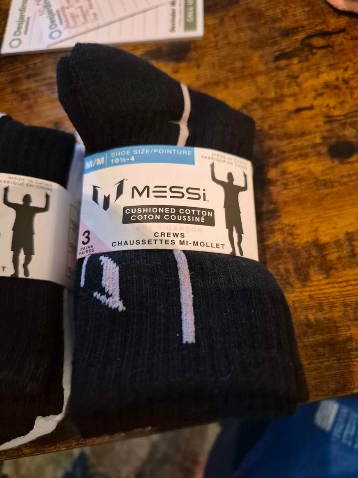 Brand New Lot of 3-Pack Messi Boys Crew Socks Size 10.5-4 Kids - photo 2