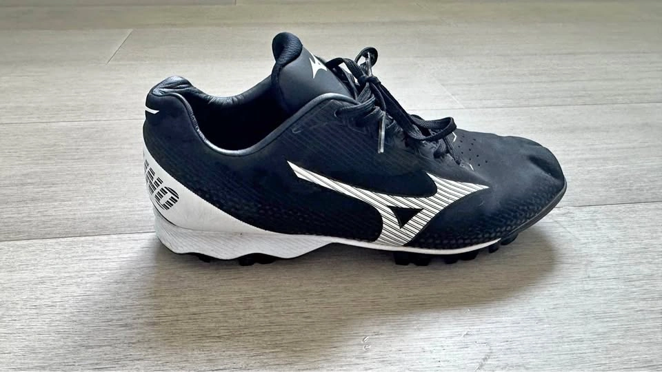 Mizuno Wave Lightrevo Men’s Cleats