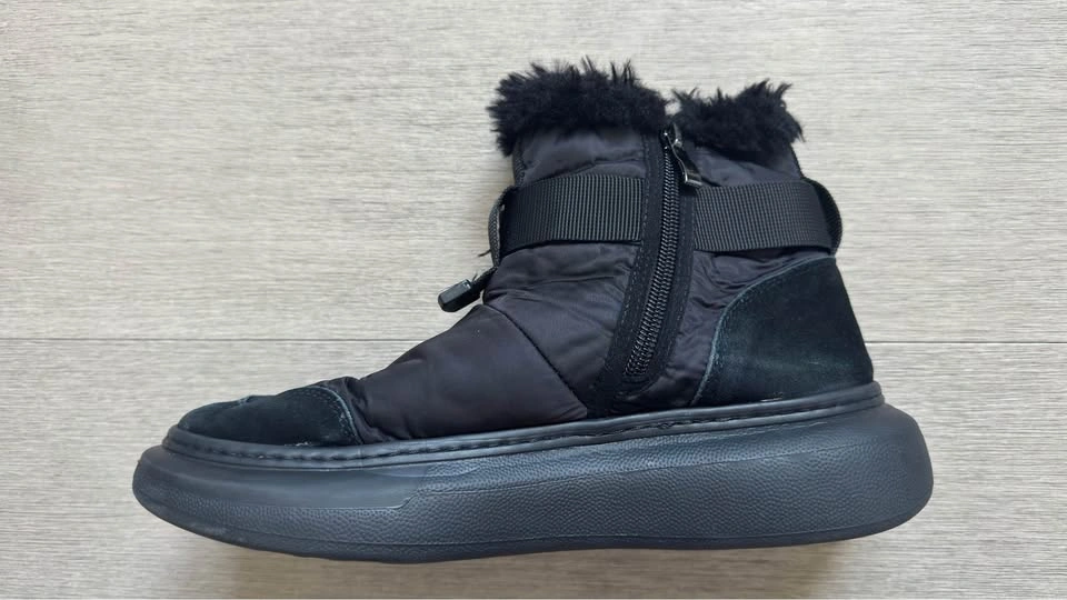 Women’s Black Hybrid Winter Snow Boots - Size US 7.5 - photo 3