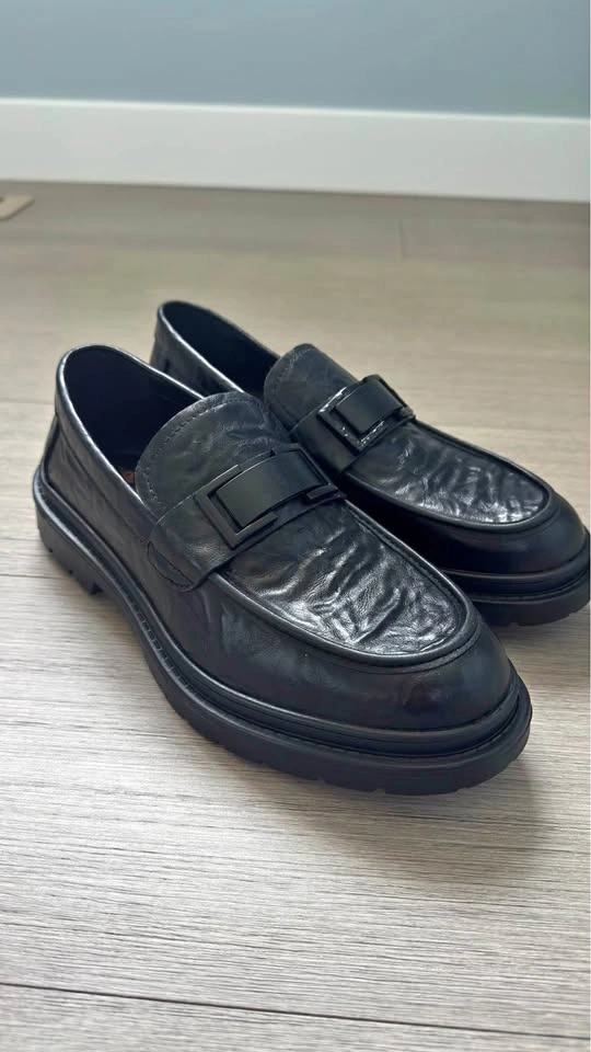 Plover Men’s Black Textured Leather Loafers - Size US 7 (EU 40)