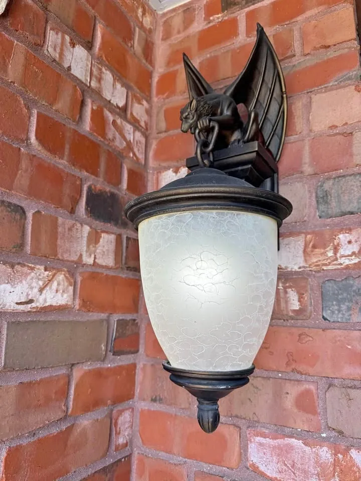 Triarch International TriStone Lion Outdoor Wall Light (6)