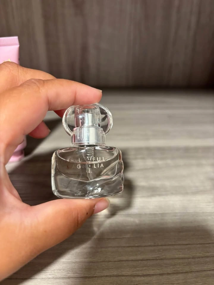 Estée Lauder Beautiful Magnolia Duo – Hand Cream & Perfume - photo 4