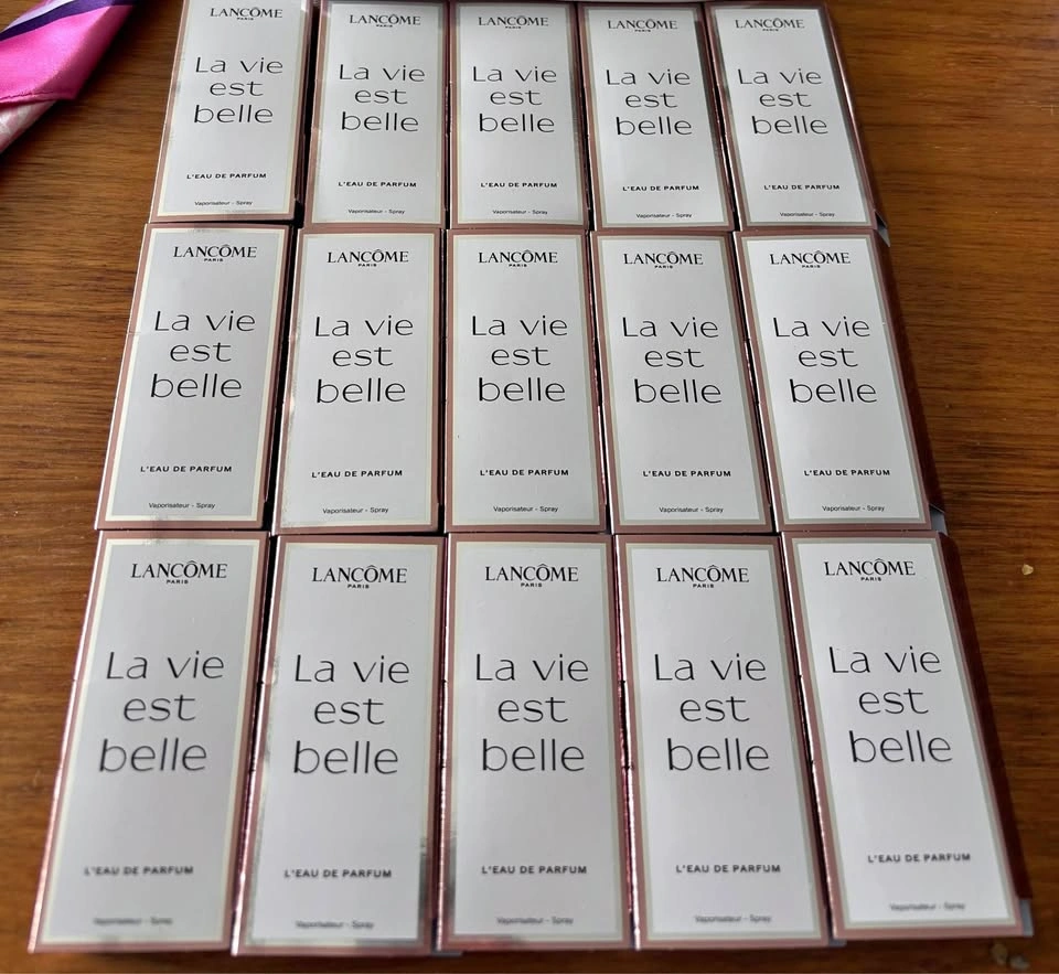 Lancôme La Vie Est Belle fragrance sample set 18ml