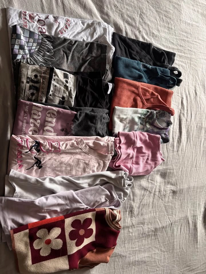 Ladies clothing - photo 2