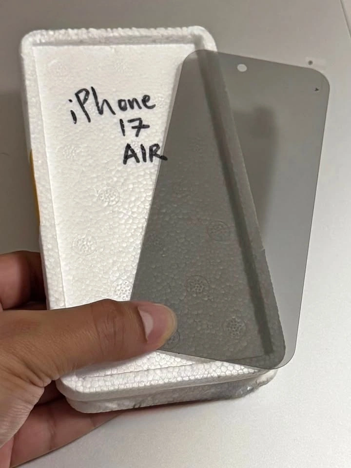 17 AIR iPhone privacy screen protector anti spy *NEW*