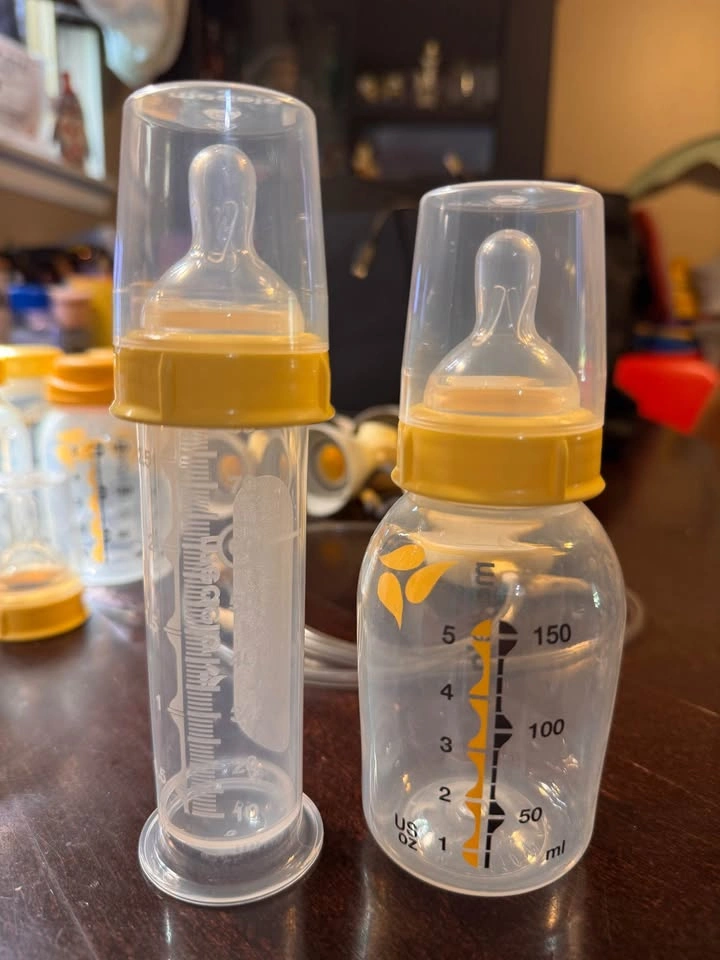 Medela Freestyle Flex Pump with extra bottles - photo 2