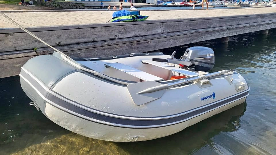 2022 Newport 10’ inflatable boat