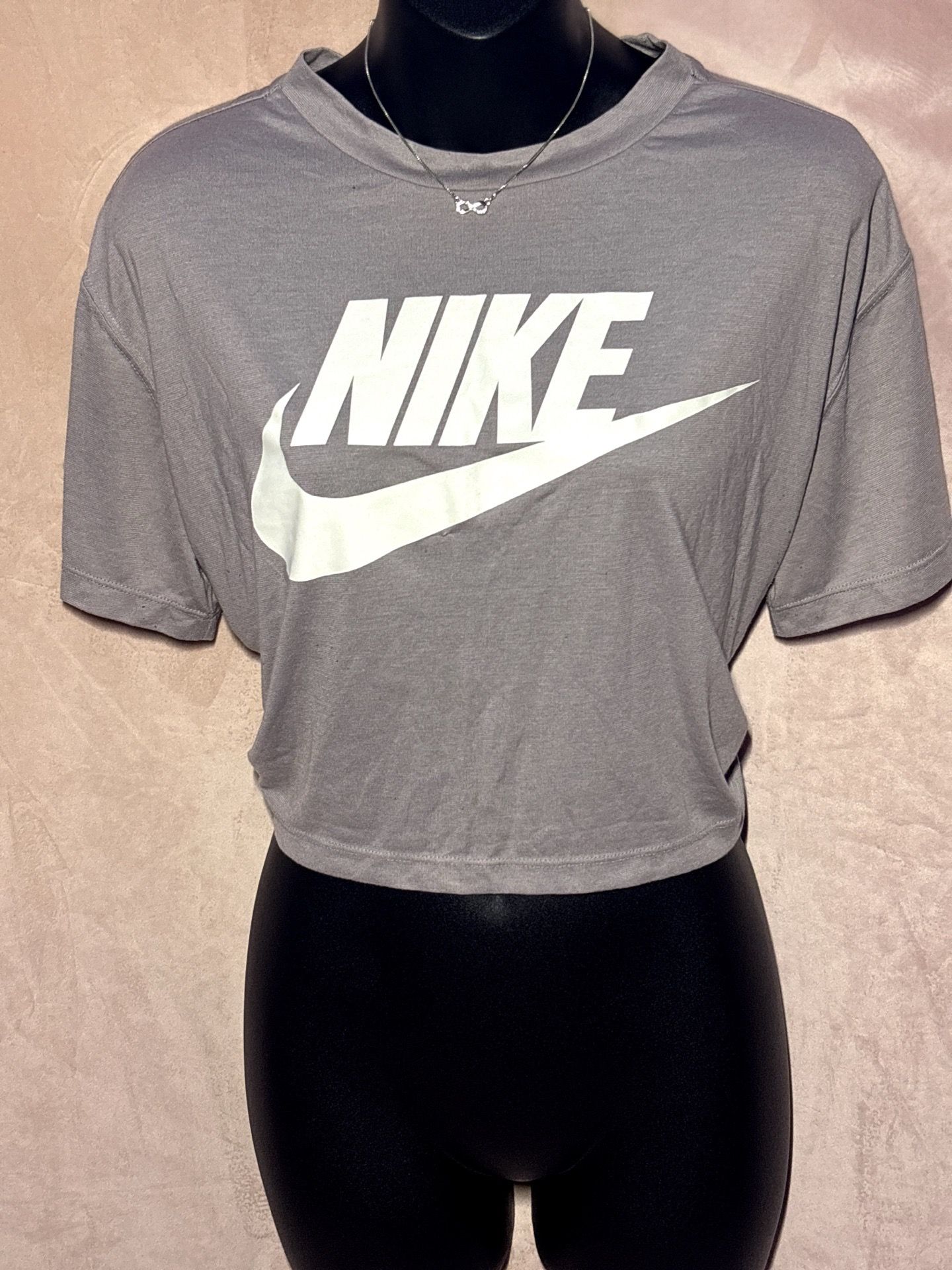 Nike Women's Gray Cropped Logo T-Shirt Short Sleeve Graphic Tee