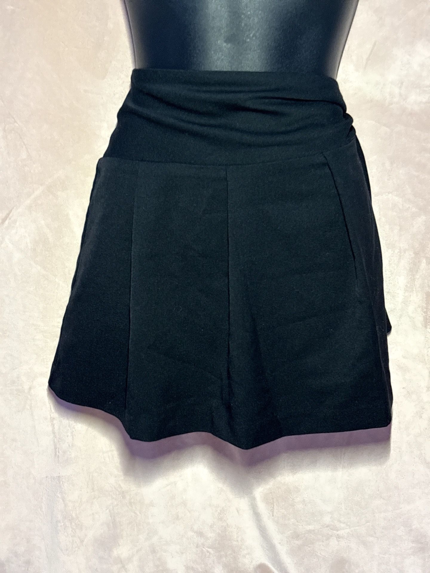 H&M Black A-Line Pleated Short Skirt