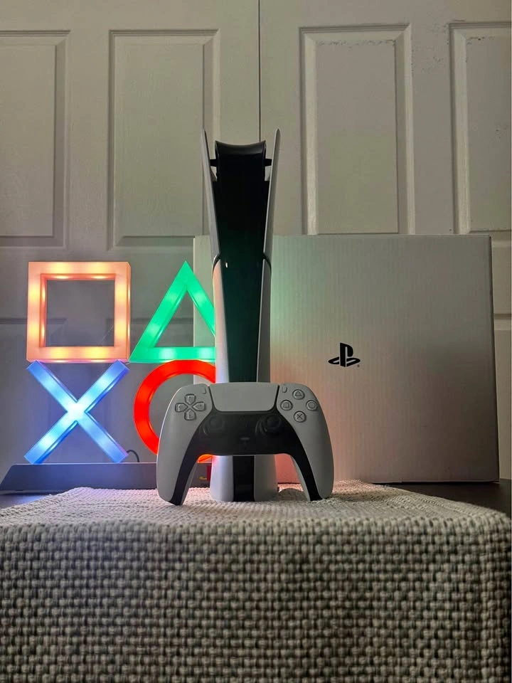 Playstation 5 Slim Digital + 1 Controller