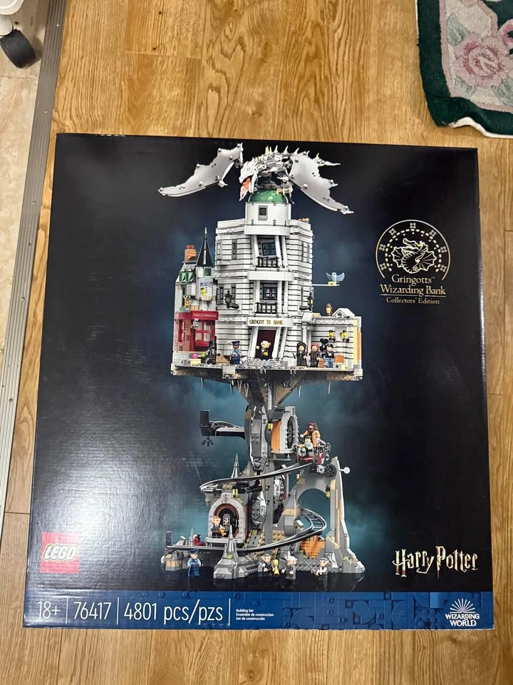 LEGO Harry Potter Gringotts Wizarding Bank Collectors' Edition