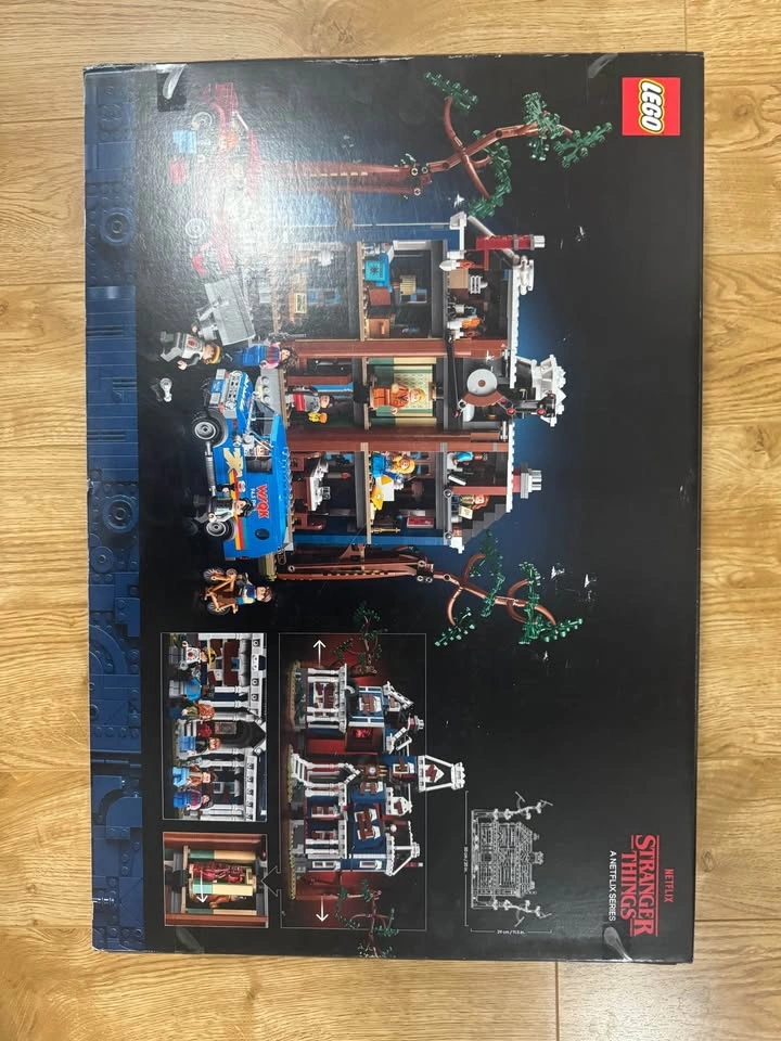 LEGO Stranger Things The Creel House 10370 - photo 3