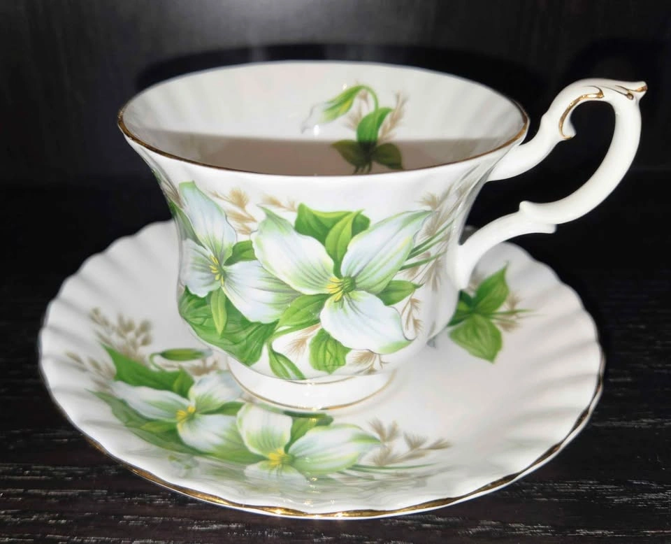 5 Vintage English Bone China Teacup Sets - Royal Albert & Queen - photo 2