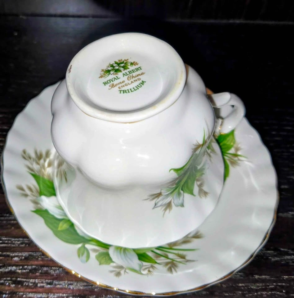5 Vintage English Bone China Teacup Sets - Royal Albert & Queen - photo 3