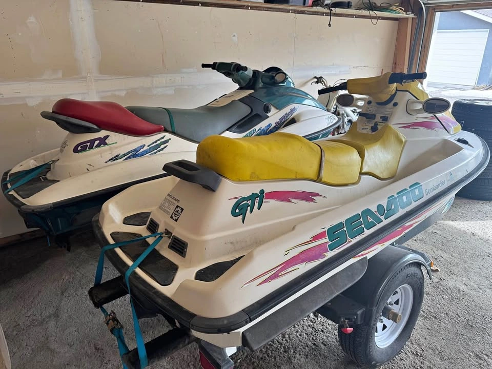 1996 GTI And 1998 GTX Seadoo With Double Trailer