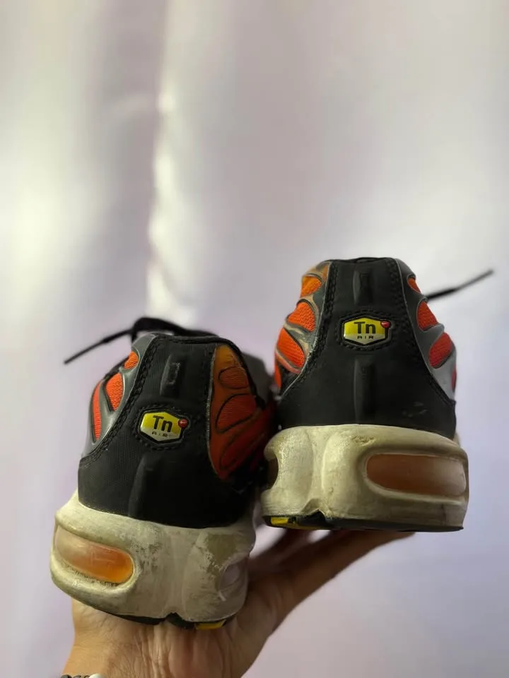 Nike Air Maxes image indicator(3)