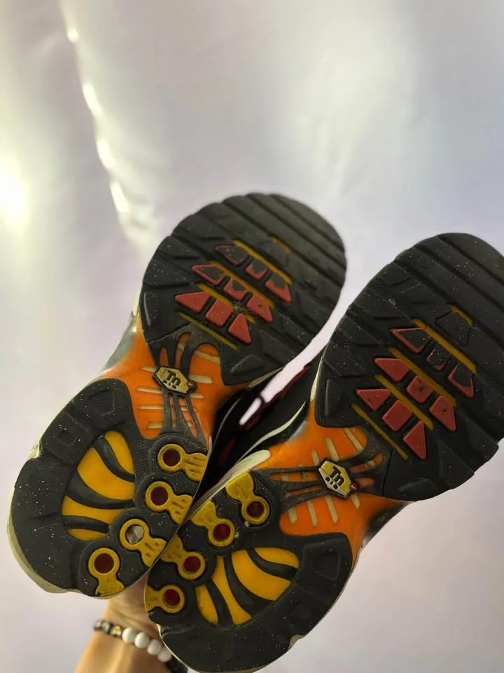 Nike Air Maxes image indicator(4)