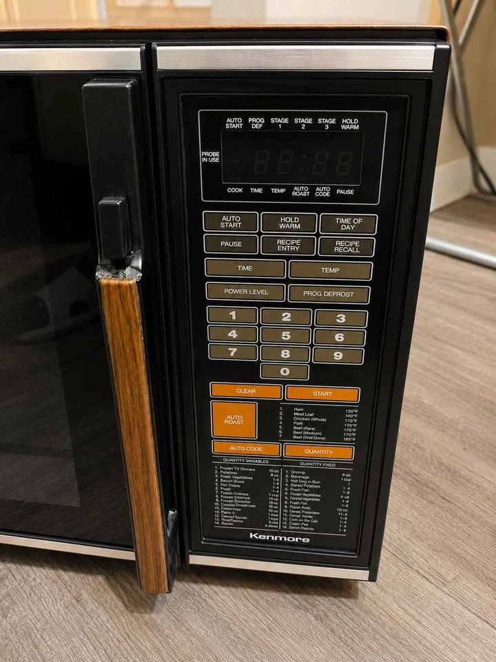 Vintage Kenmore Microwave Oven - photo 3