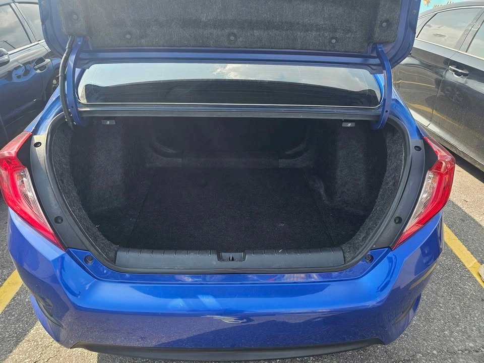 2017 Honda Civic LX - photo 4