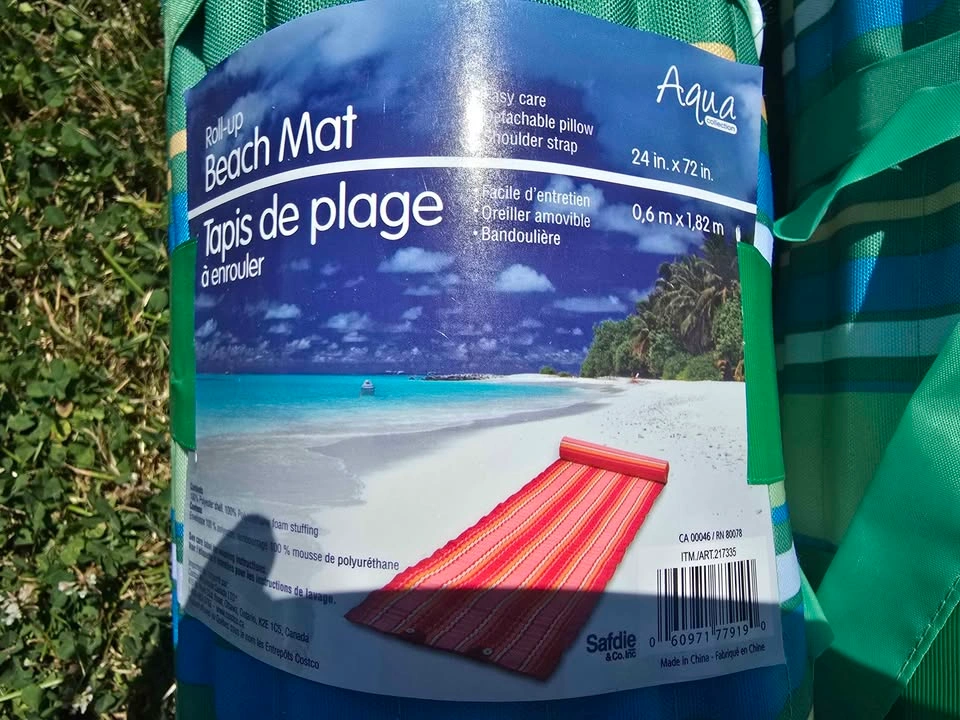 4 Beach Mats with Detachable Pillows - photo 2