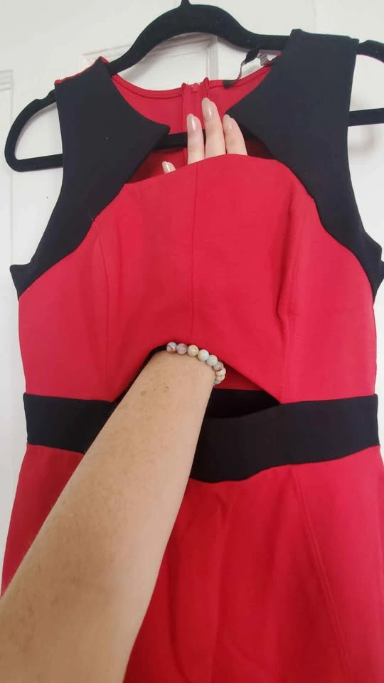 GUESS red and black cutout dress - photo 2