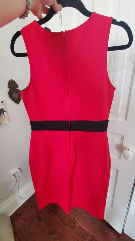 GUESS red and black cutout dress - photo 4