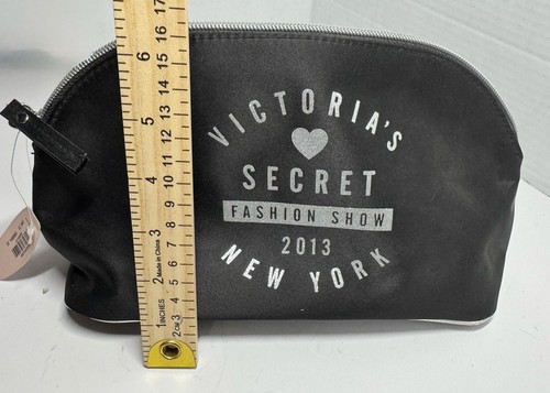 Victoria's Secret Fashion Show 2013 New York Cosmetic Bag - photo 5