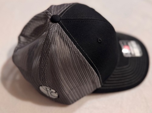 Twisted 8 Trucker Hat Mesh Back Adjustable Black Gray Barbed Wir - photo 3