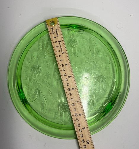 Vintage Jeannette Glass Sunflower Pattern Green Uranium Glass Fo - photo 2
