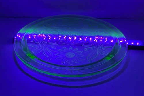 Vintage Jeannette Glass Sunflower Pattern Green Uranium Glass Fo - photo 4