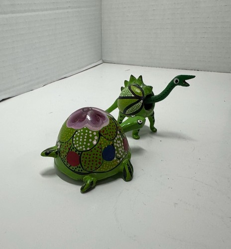 Mexican Hand-Painted Wooden Loose-Neck Bobblehead Turtle and Din - photo 2