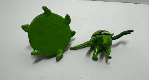 Mexican Hand-Painted Wooden Loose-Neck Bobblehead Turtle and Din - photo 4