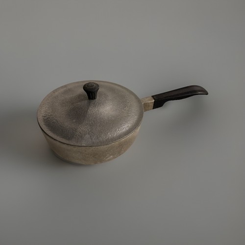 Sears Best, Made of Honor Cast Aluminum Saucepan w/ Lid - photo 2