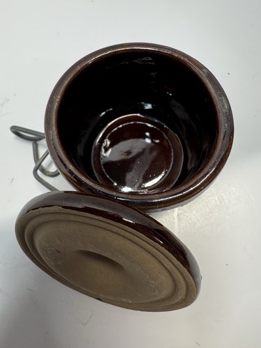 Brown Stoneware Vintage Clover Crock w Wire Clamp Lid Empty 4” - photo 4
