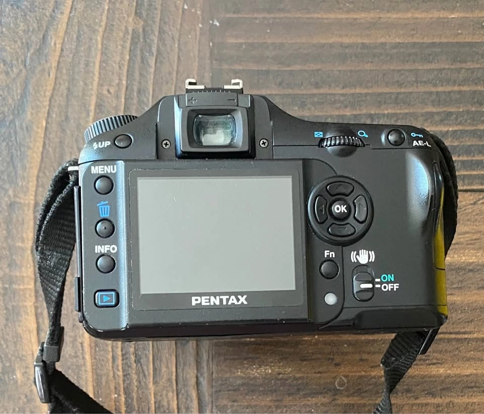 Pentax K100D DSLR Camera - photo 4