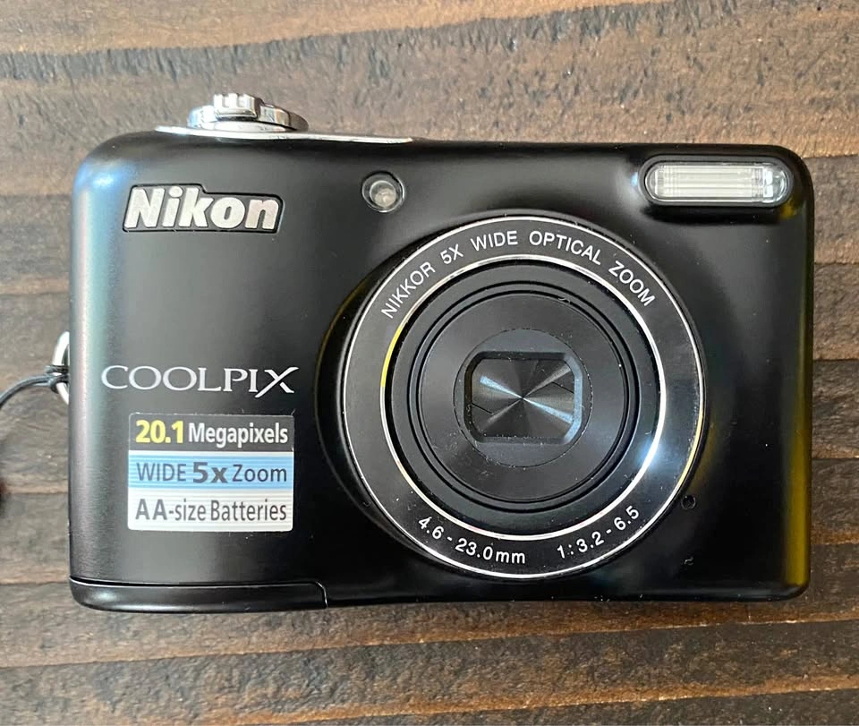 Nikon Coolpix L32 Digital Camera