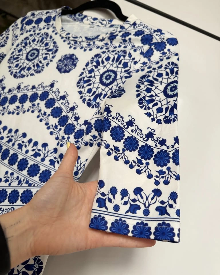 Blue & White Printed Bodycon Midi Dress – Small - photo 5
