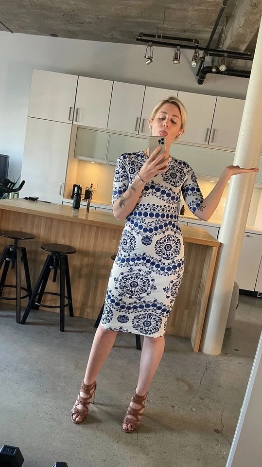 Blue & White Printed Bodycon Midi Dress – Small