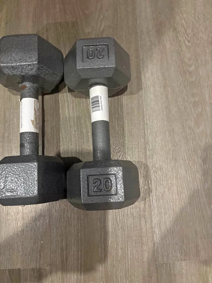 BARELY USED 20lb DUMBBELLS