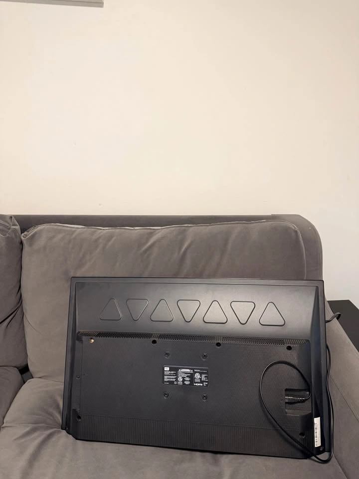 32” TCL Roku TV - photo 2