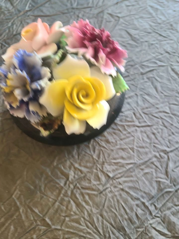 Vintage Porcelain Floral Figurine - photo 2