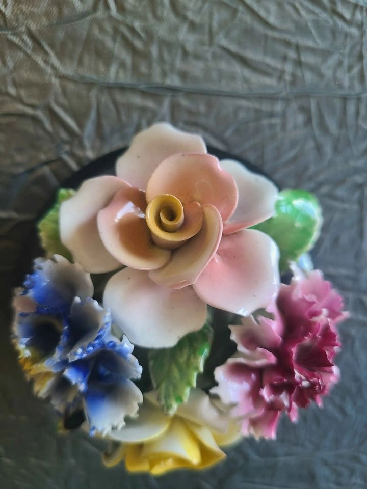 Vintage Porcelain Floral Figurine - photo 5