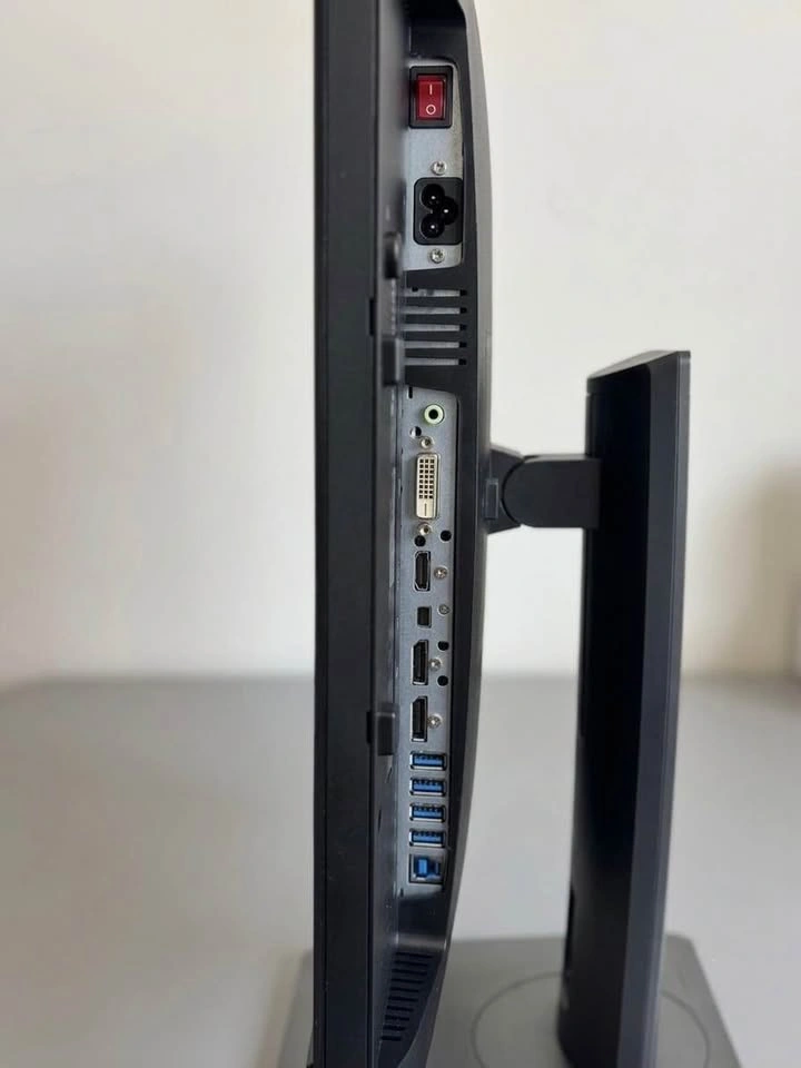 HP 24” Computer Monitor - photo 3