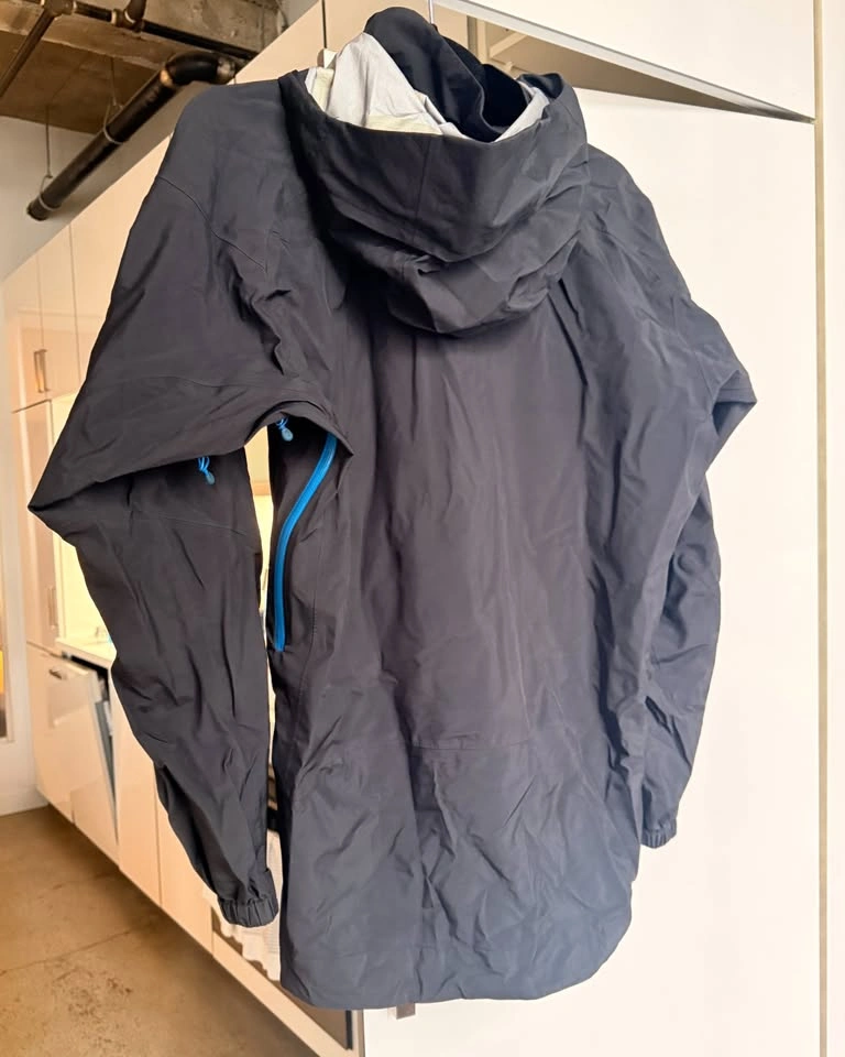 Men’s MEC Rain Shell – Small, Zipper Repair - photo 3