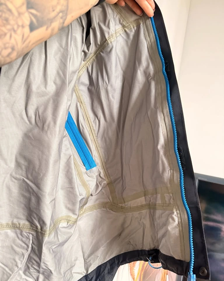 Men’s MEC Rain Shell – Small, Zipper Repair - photo 5