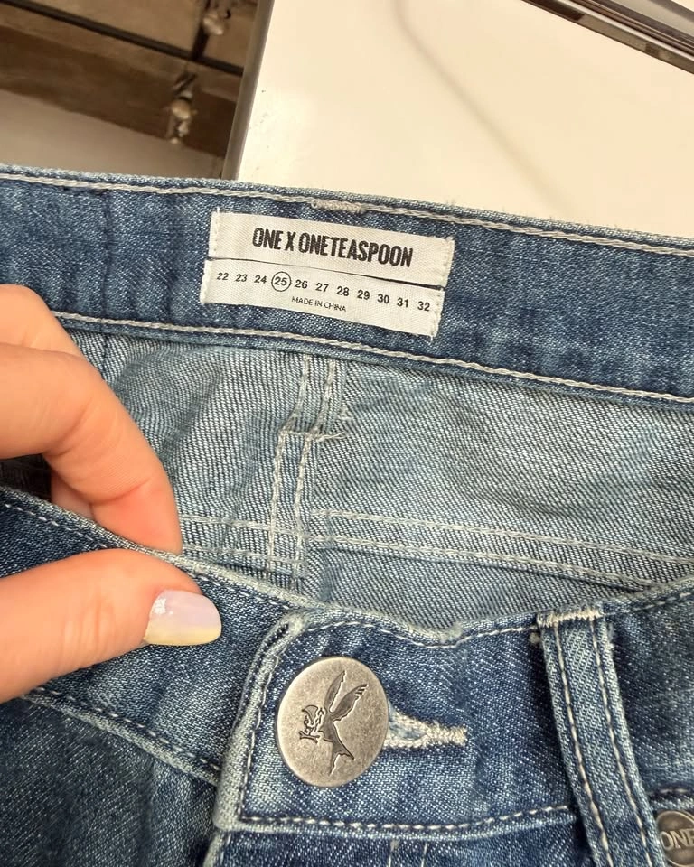 One Teaspoon Chargers Denim Shorts – Size 25 - photo 2