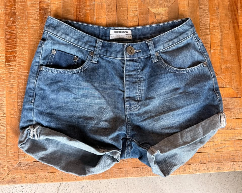 One Teaspoon Chargers Denim Shorts – Size 25 - photo 4