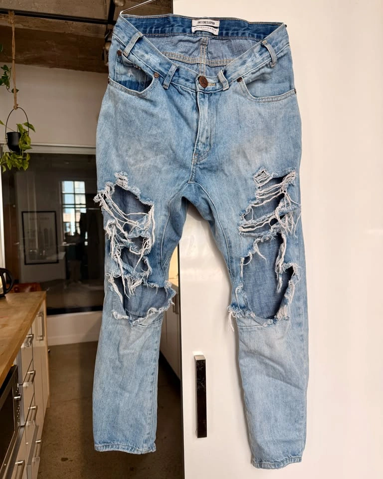 One Teaspoon Saints Distressed Jeans – Size 25 - photo 3